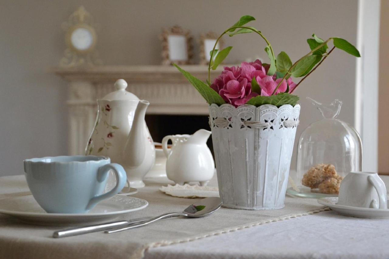 La Dimora Di Artemide Bed & Breakfast Nichelino Eksteriør bilde